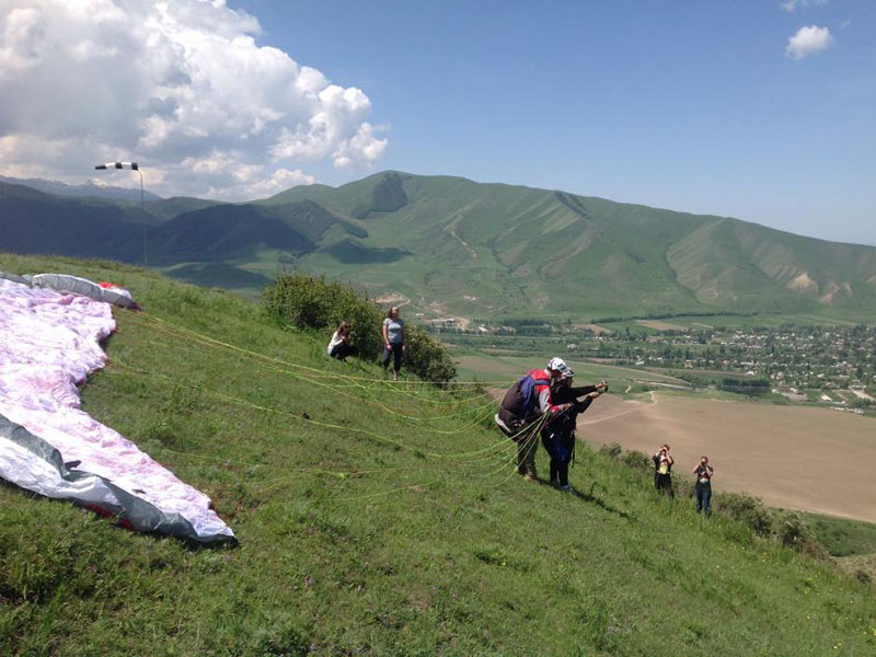 Karakol paragliding